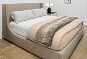 949-689-2047 Room Board queen bed